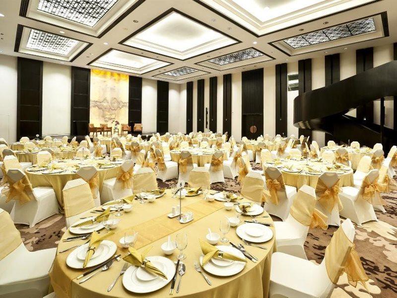 Bumi Segah Hotel Tanjung Redep Экстерьер фото